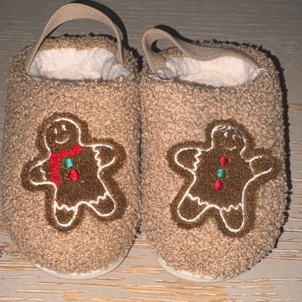 Cozy Gingerbread Kids Slippers - Tan